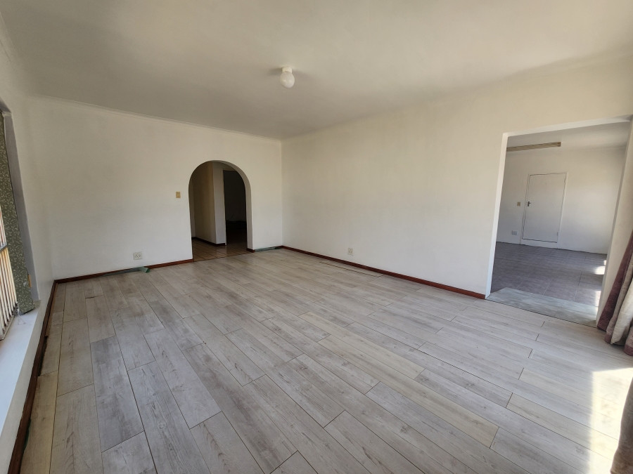 To Let 3 Bedroom Property for Rent in Mabille Park Western Cape